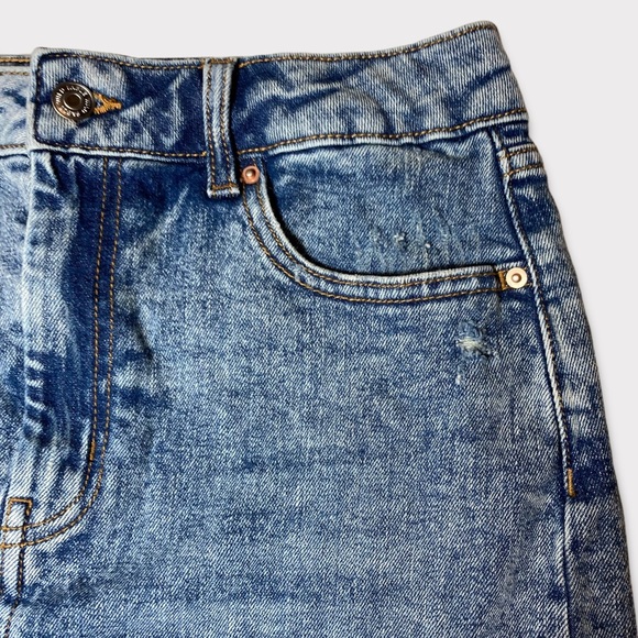 Wild Fable Distressed Raw Hemline Denim Mini Skirt Size 6 - Picture 3 of 15